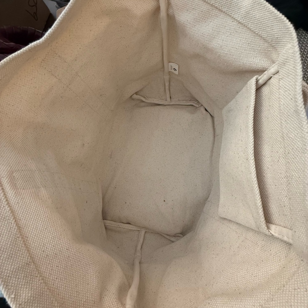 Glossier Cream Tote and Cap Set - Picture 3 of 3